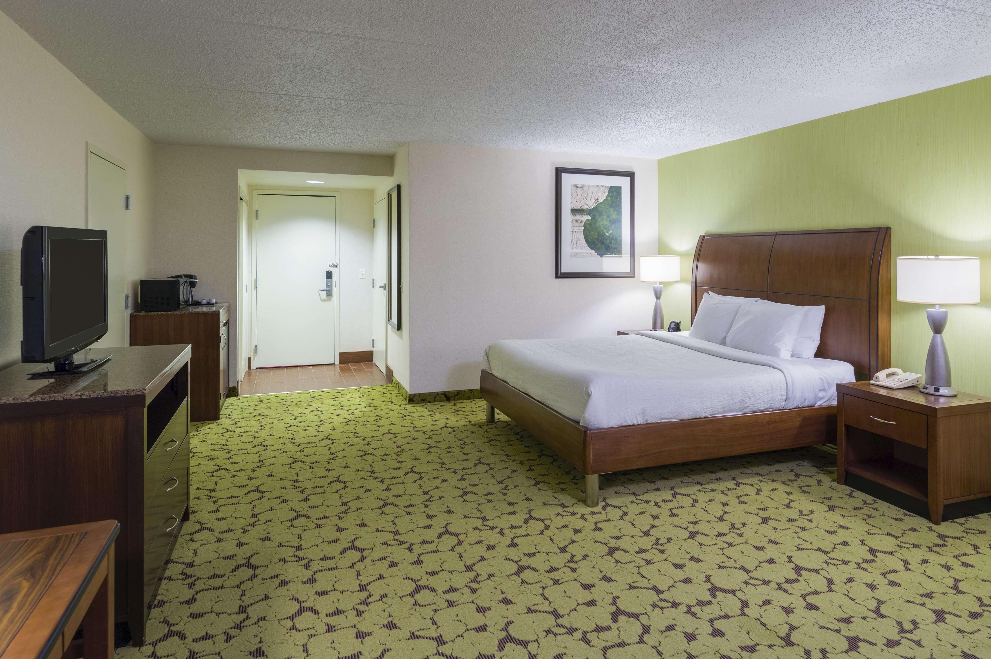 Hilton Garden Inn Edison/Raritan Center Exterior photo