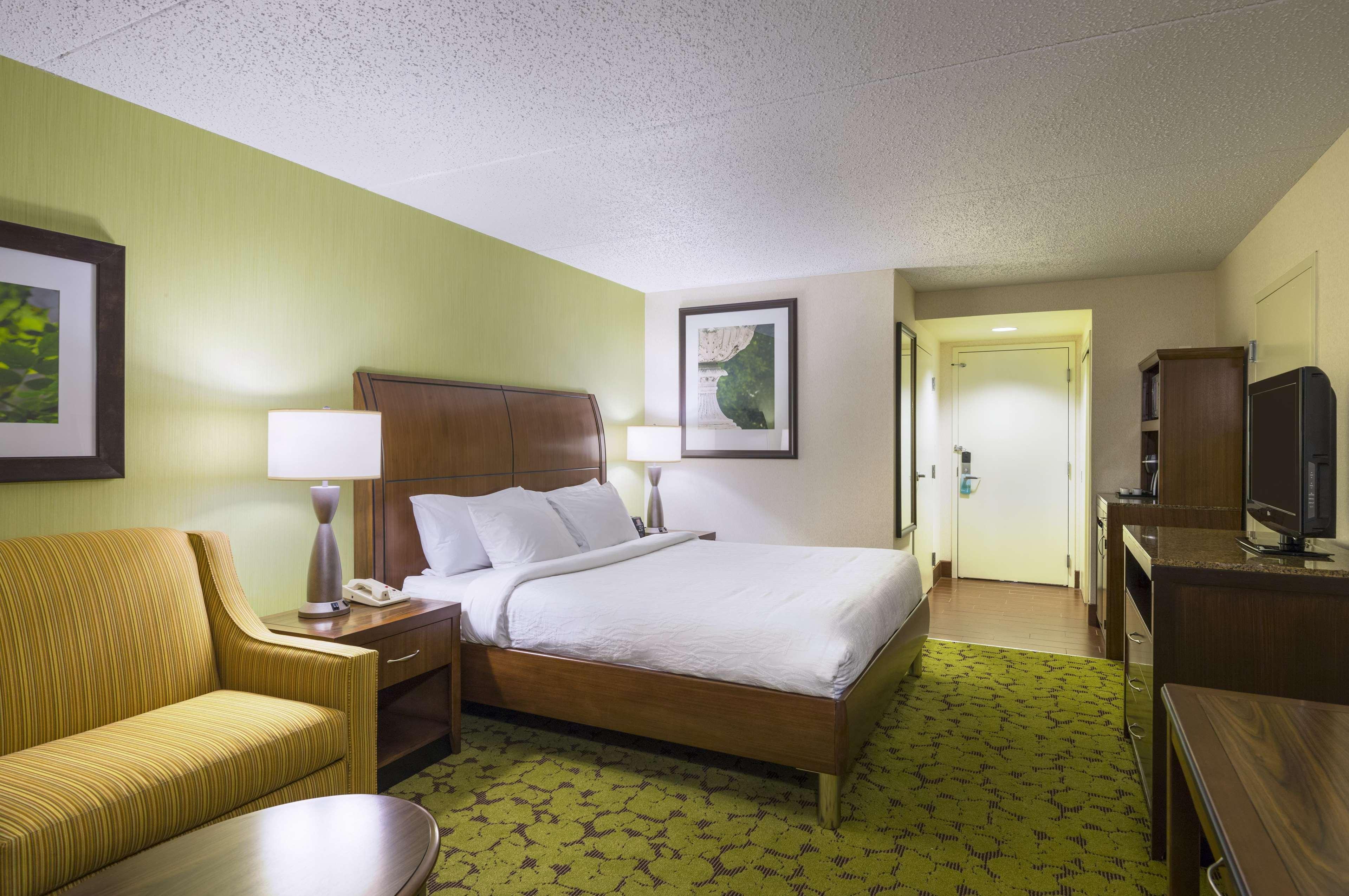 Hilton Garden Inn Edison/Raritan Center Exterior photo