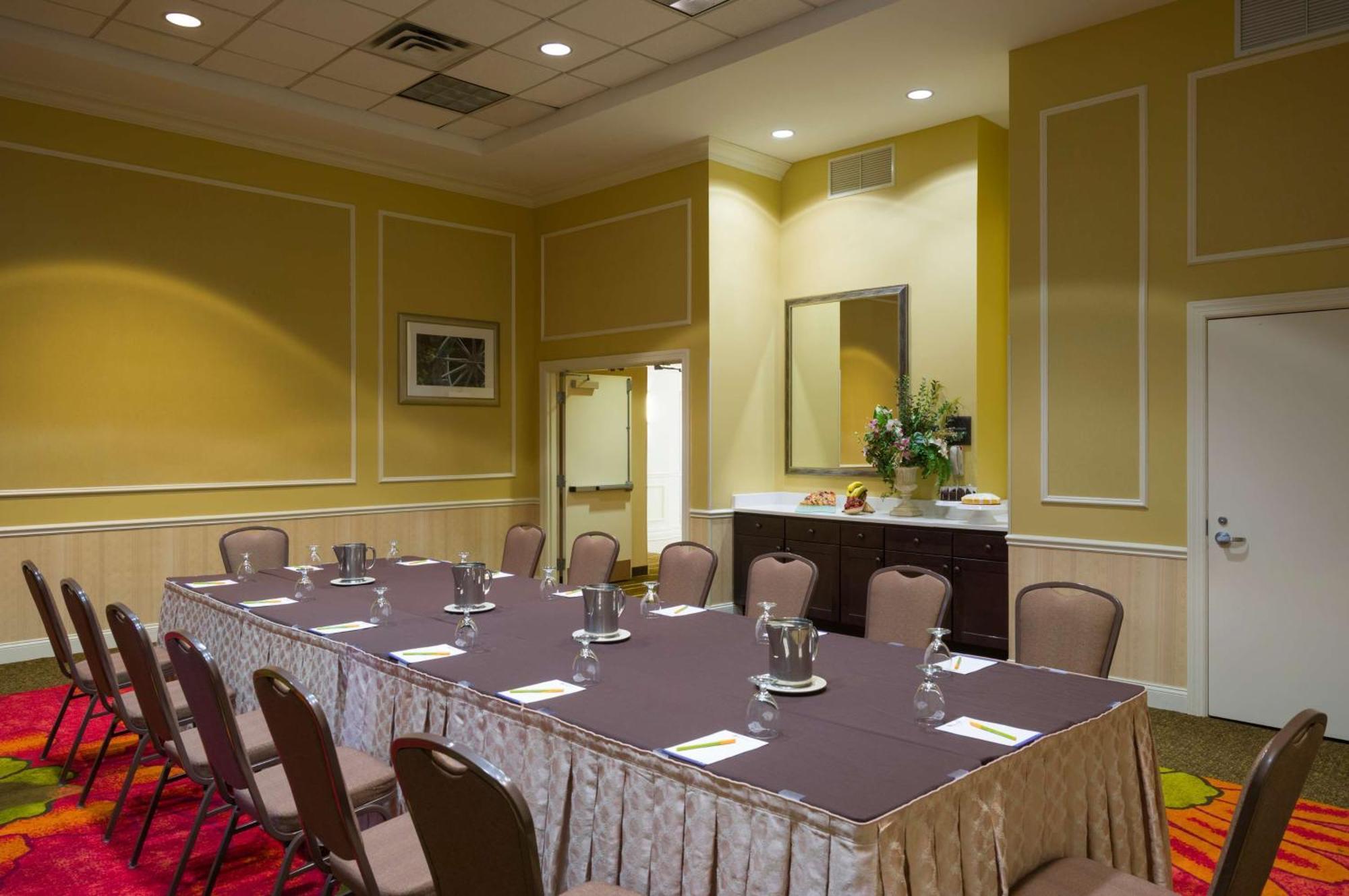 Hilton Garden Inn Edison/Raritan Center Exterior photo